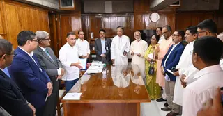 সিটি করপোরেশনগুলোর পরিচ্ছন্নতা কর্মীদের ঈদ উপহার দিলেন প্রধানমন্ত্রী